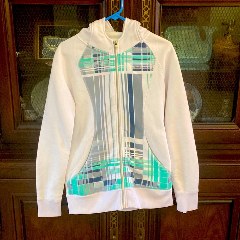 Women’s Oakley hoodie jacket size lg